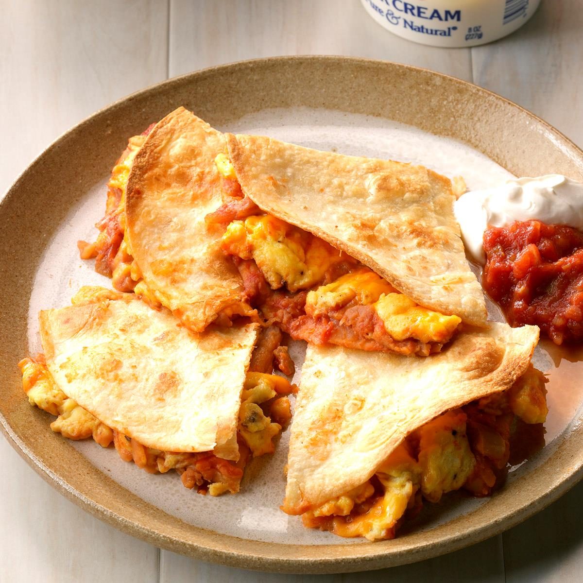 Cheesy Egg Quesadillas Exps Sddj18 199869 D08 09 5b 1