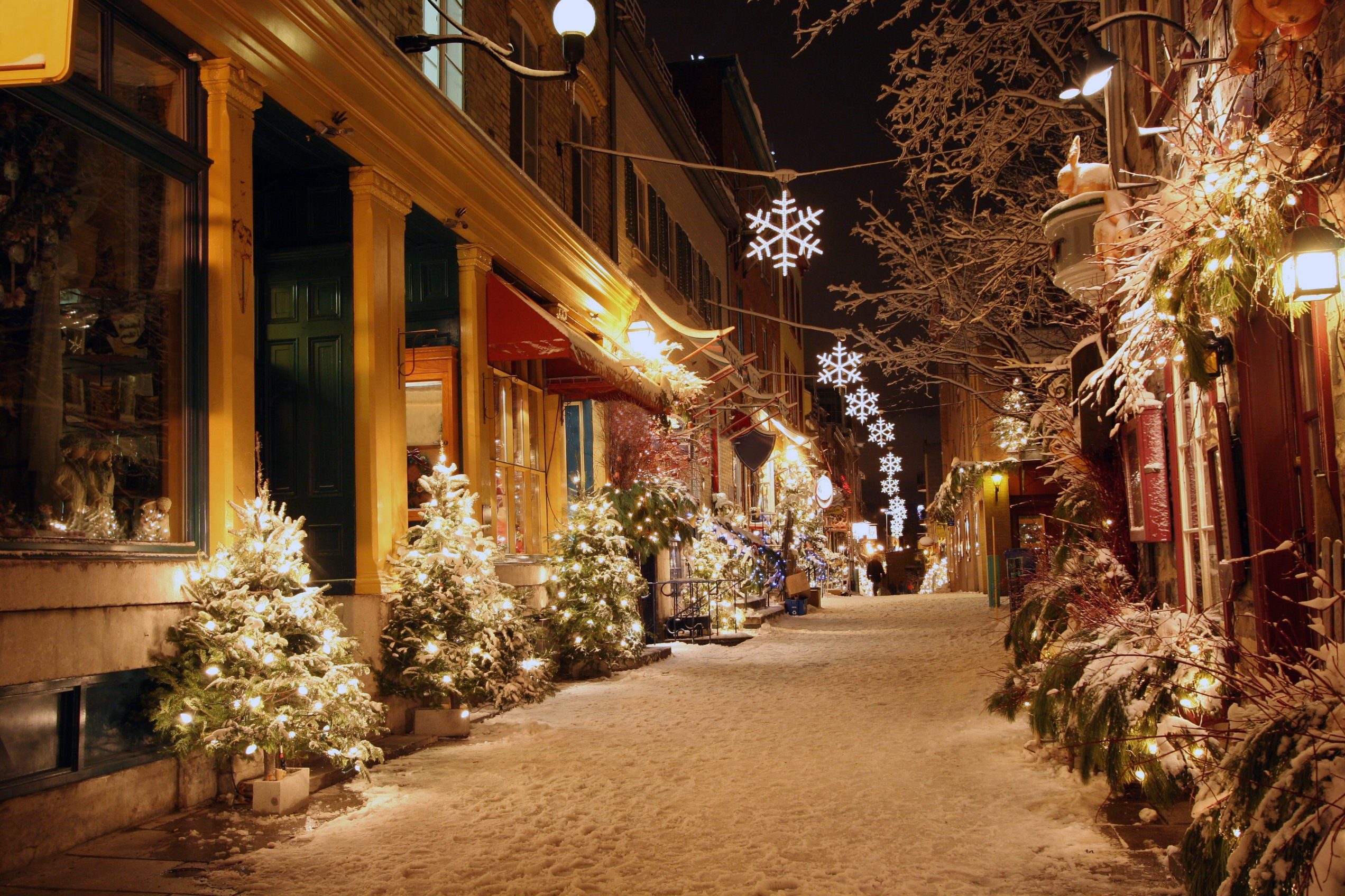 16 Old-Fashioned Christmas Towns You Should Visit