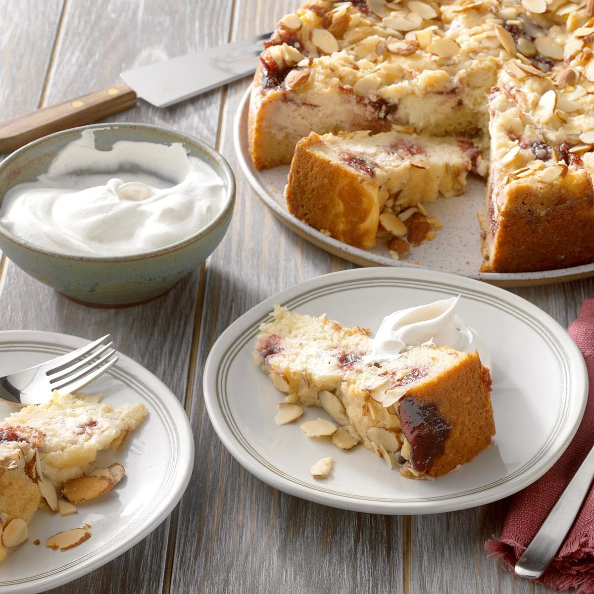 Lingonberry Cardamom Cake Exps Rc21 261830 B07 15 10b