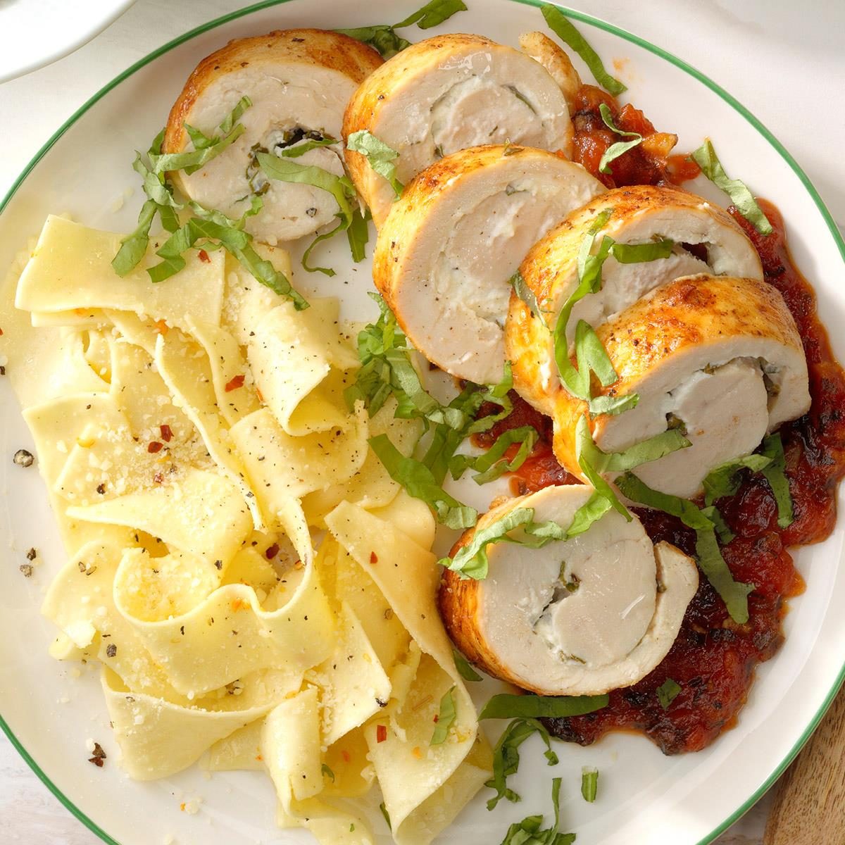 Basil Chicken With Smoked Tomato Jam Exps Rc22 269352 P3 Md 08 09 4b