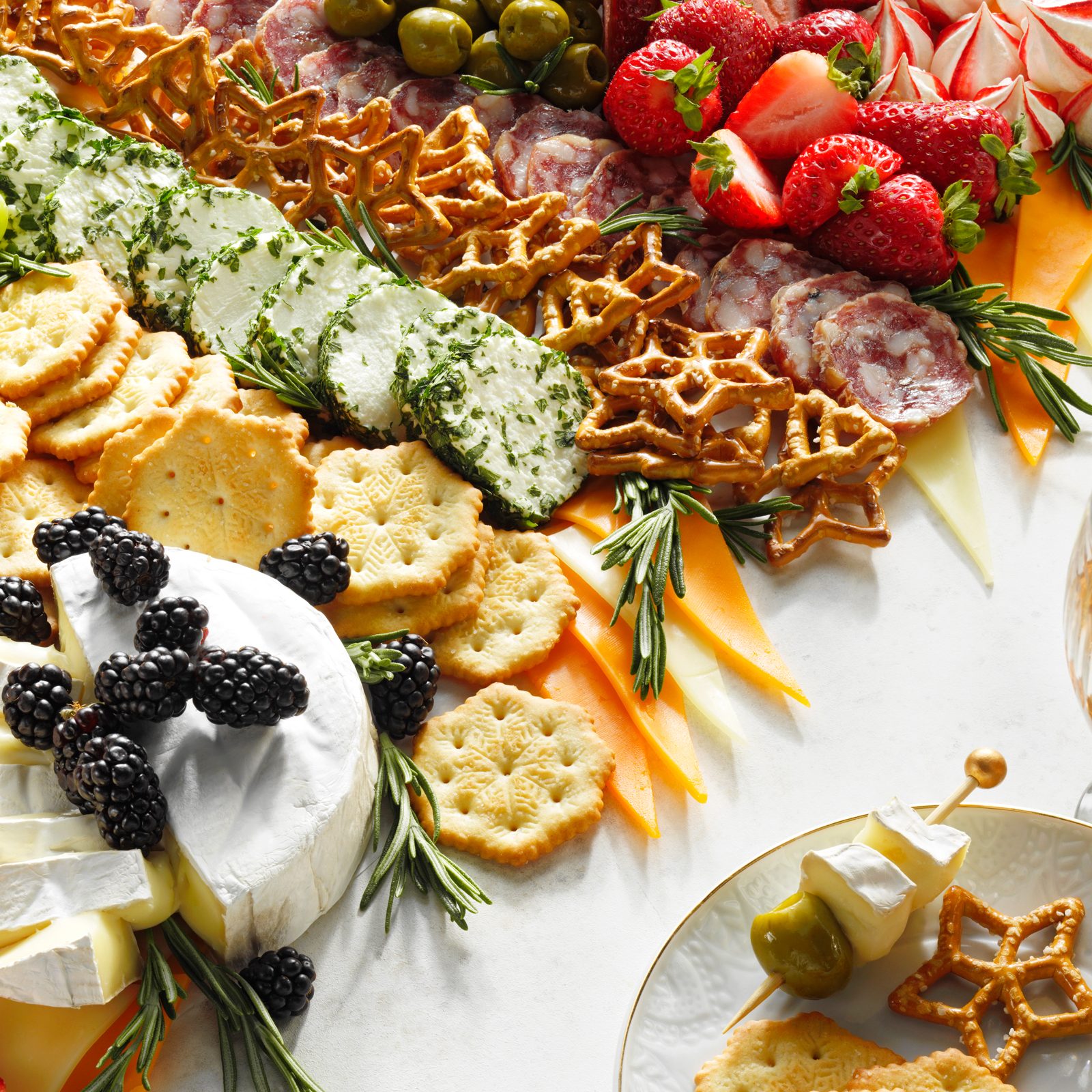 Toh Christmas Tree Charcuterie Hcacb22 Pu5934 Md 03 22 4b