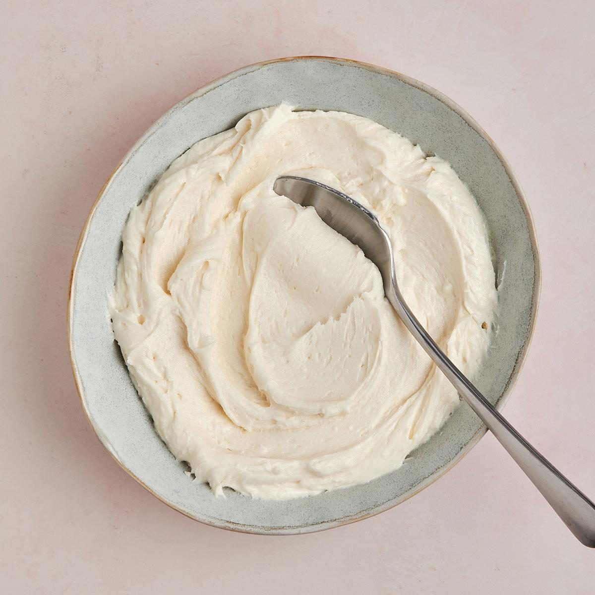 Easy Vanilla Buttercream Frosting Exps Tohd24 30118 Christinema 7