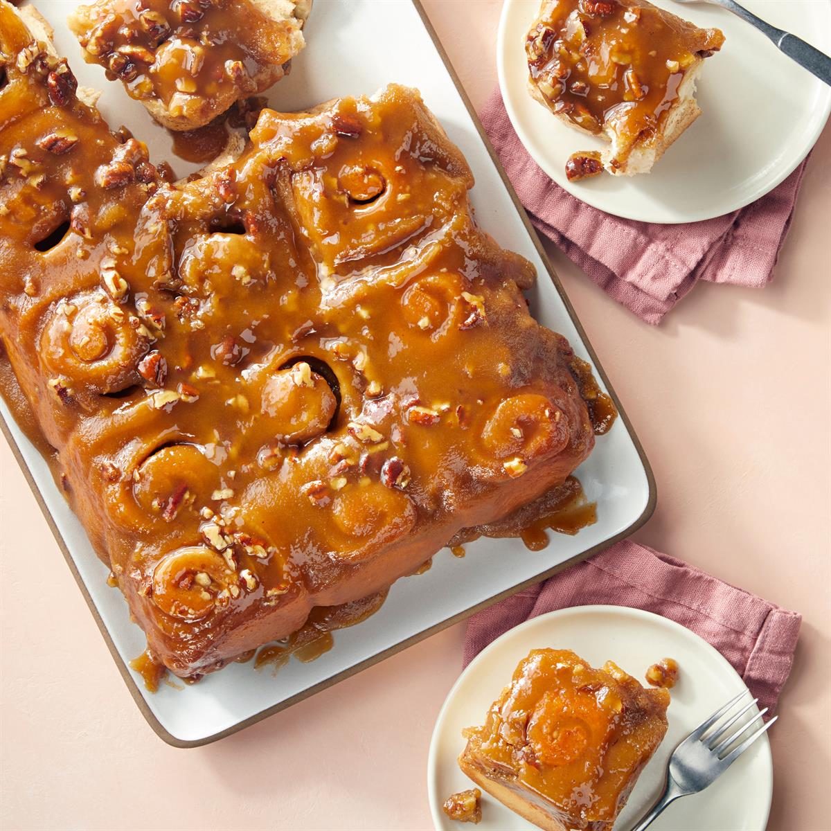 Caramel Pecan Cinnamon Rolls Exps Tohx25 22351 Md P2 12 17 7b