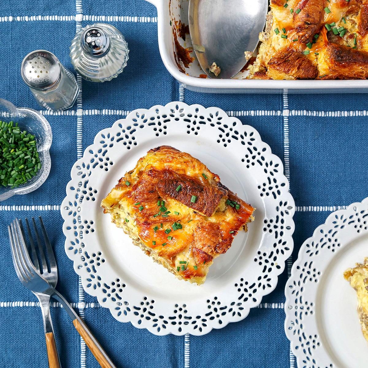 Savory Croissant Breakfast Casserole Exps Tohd24 278380 Jonathanmelendez 03