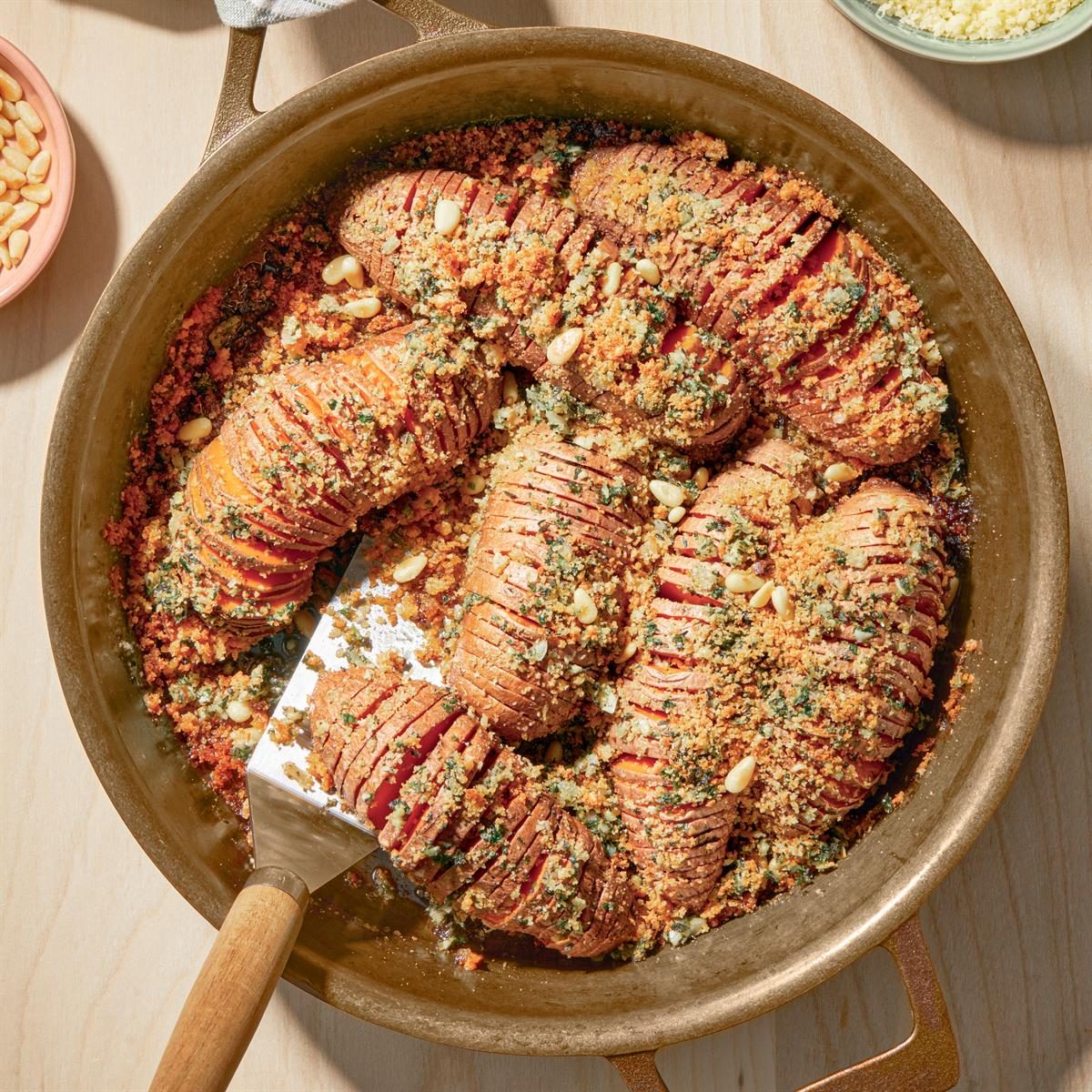 Skillet Hasselback Sweet Potatoes Exps Hca25 211951 Md P2 01 09 9b