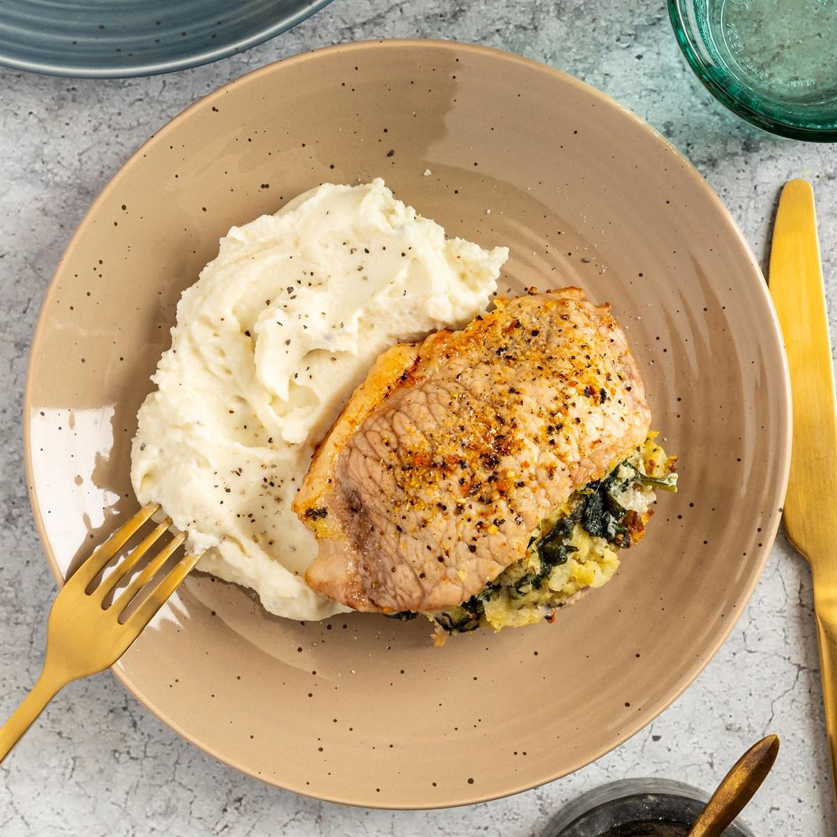 Stuffed Pork Chops Exps Tohd24 38336 Erickleinberg 9