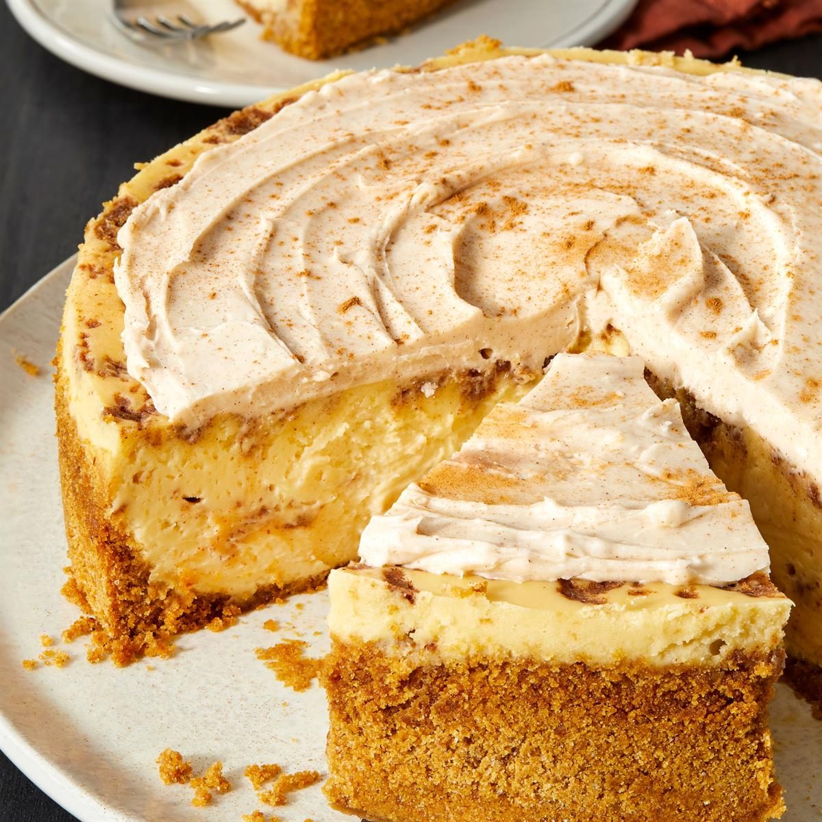 Cinnamon Roll Cheesecake Exps Tohfall26 278698 Md P2 01 23 13b