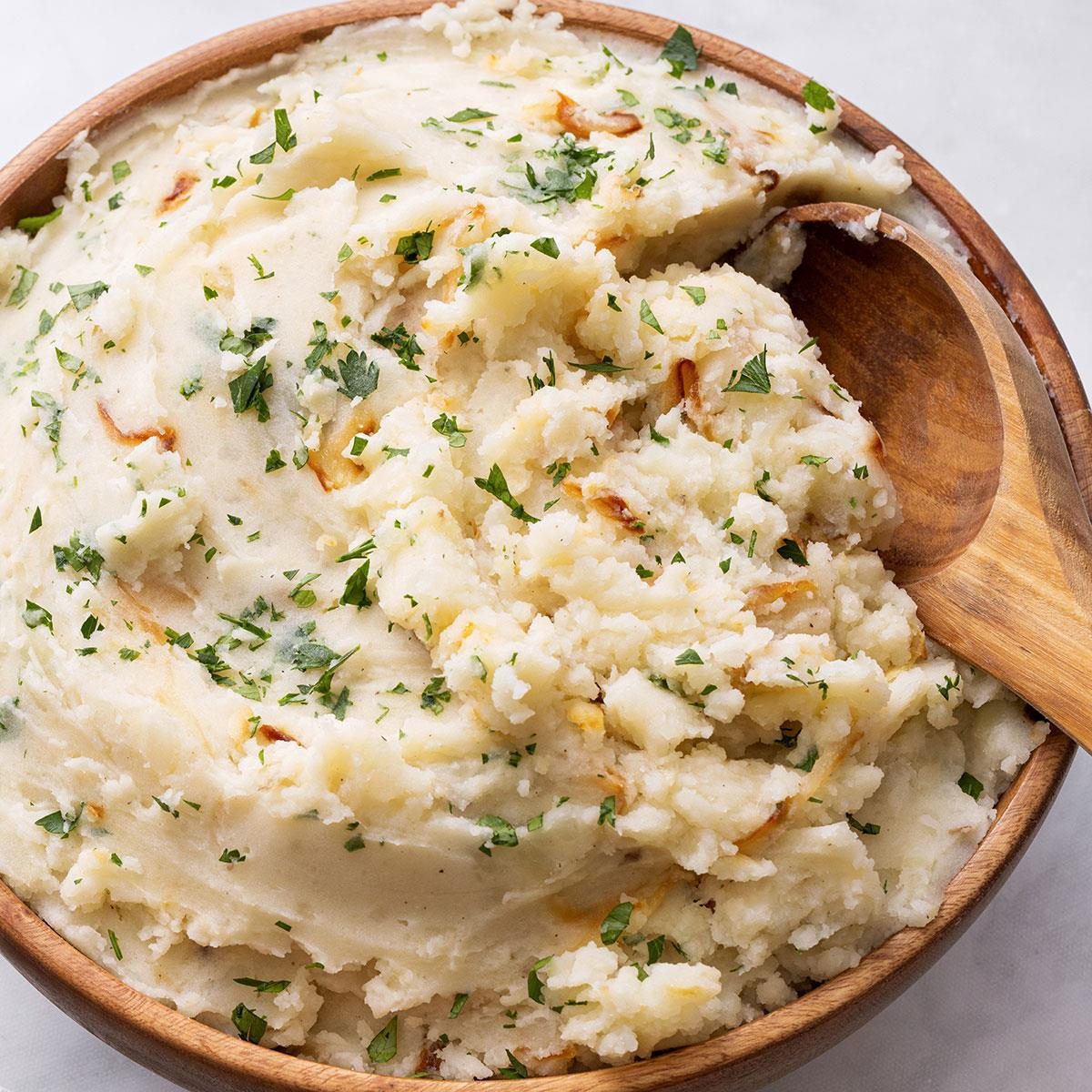 Onion Mashed Potatoes Exps Tohd24 12233 Abbeylittlejohn 06
