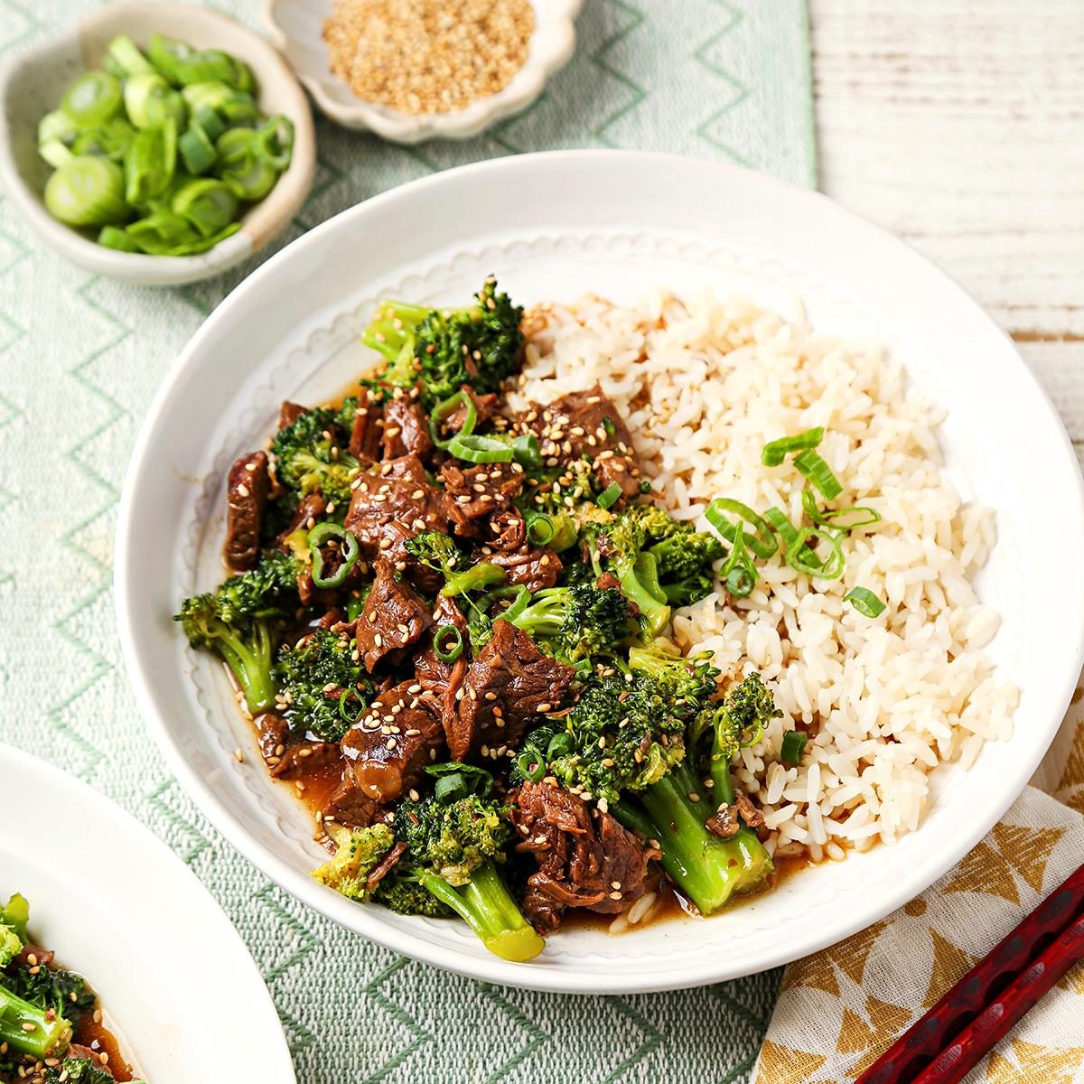 Slow Cooker Beef And Broccoli Exps Tohd25 213324 Jonathanmelendez 04