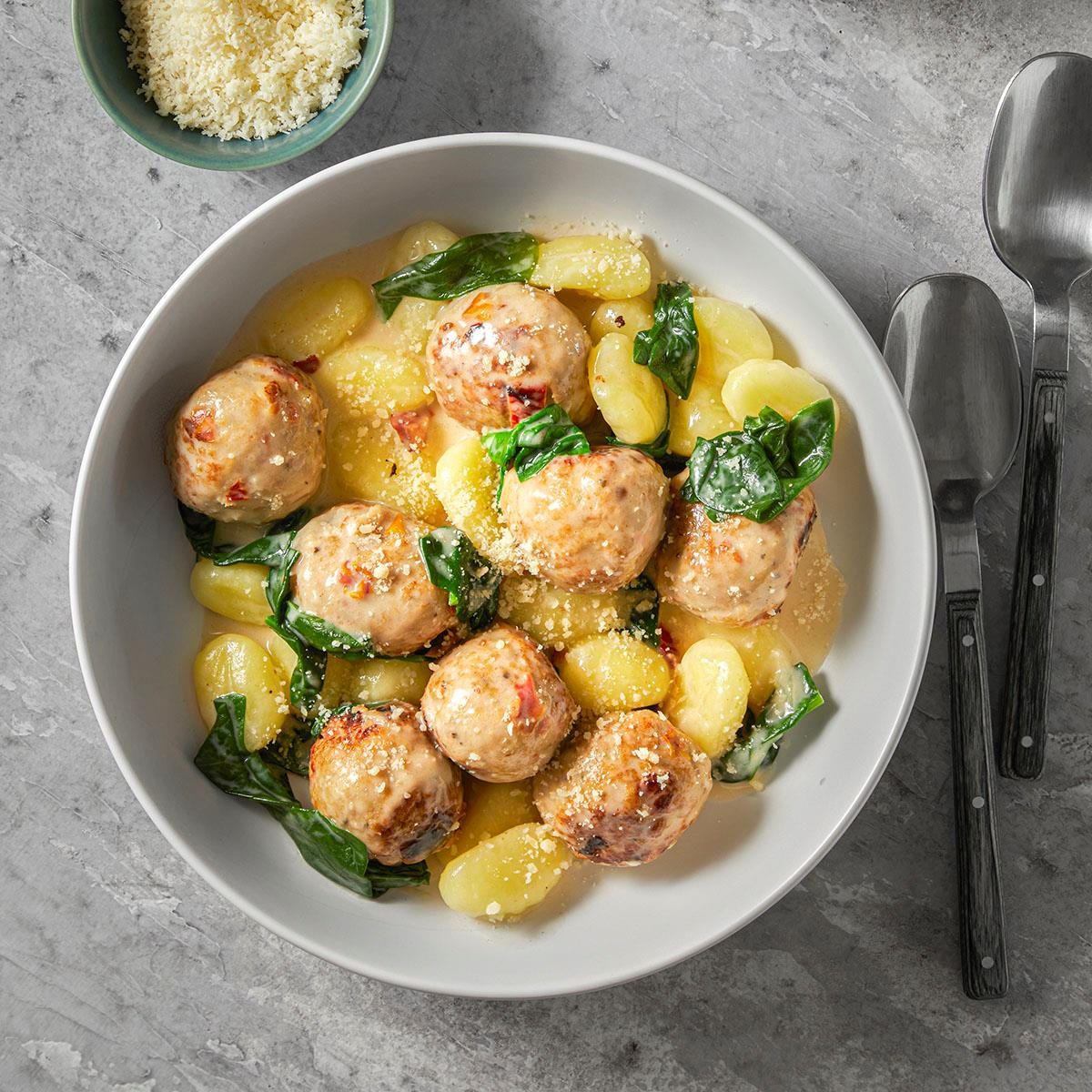 Slow Cooker Tuscan Meatballs With Gnocchi Exps Ft25 177638 Jr 0212 1