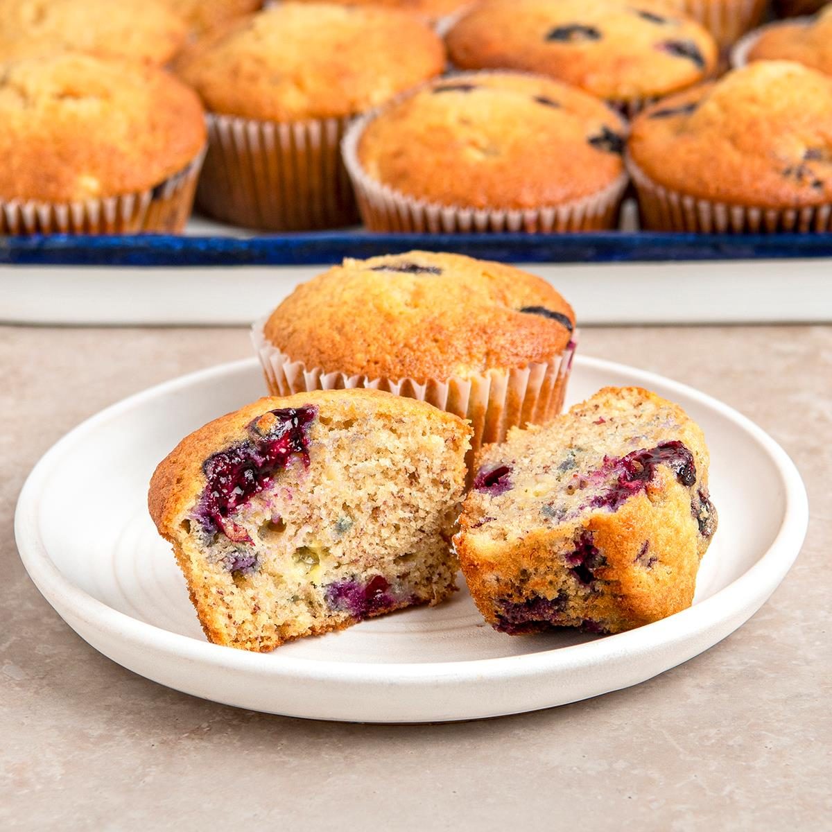Easy Banana Blueberry Muffins Exps Tohd25 278828 Christinema 10