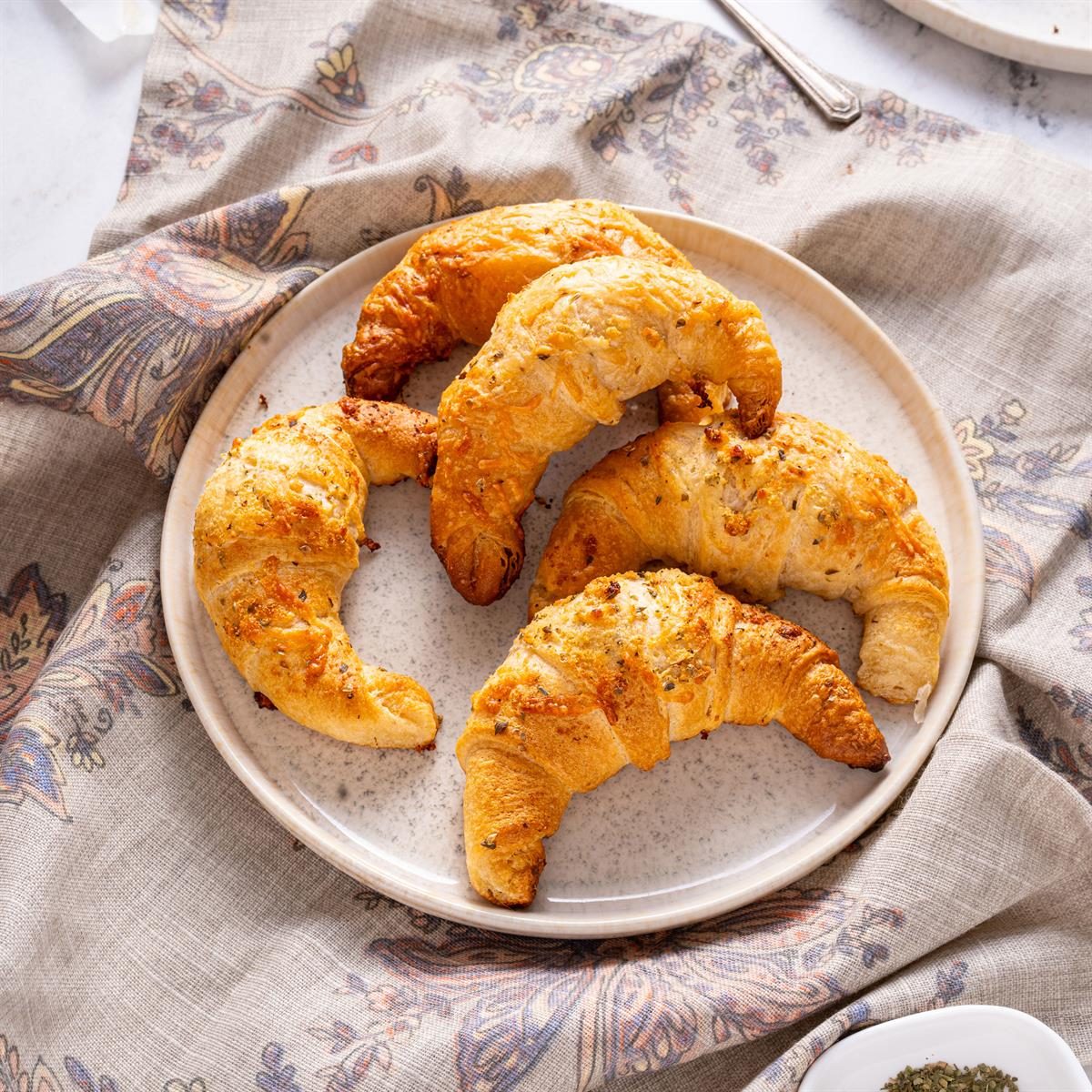 Garlic Cheese Crescent Rolls Exps Tohd24 39701 Alejandromonfort 5