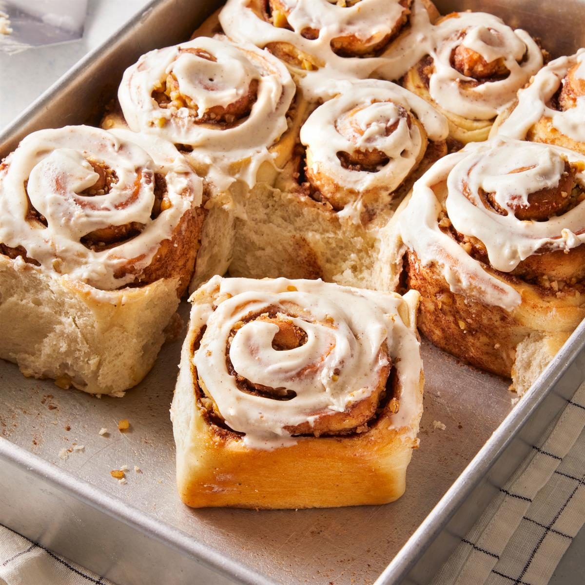 Banana Bread Cinnamon Rolls Exps Ft25 279432 Jr 0424 12