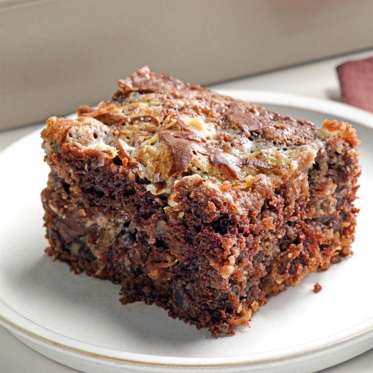 German Chocolate Dump Cake Exps Tohvp25 118026 Mr 05 06 1