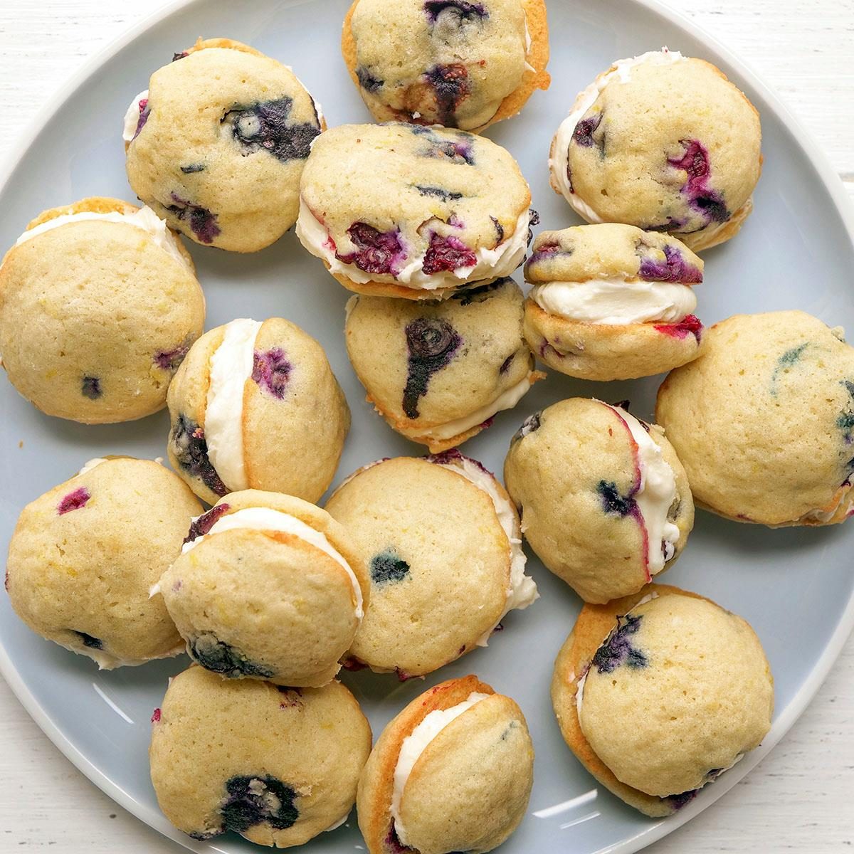 Lemon Blueberry Whoopie Pies Exps Tohvp25 231973 Mr 05 06 2