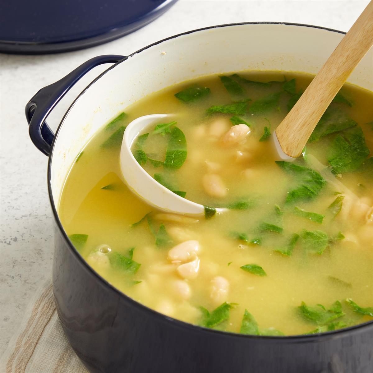 Spinach And White Bean Soup Exps Ft25 182818 Ac 0502 1