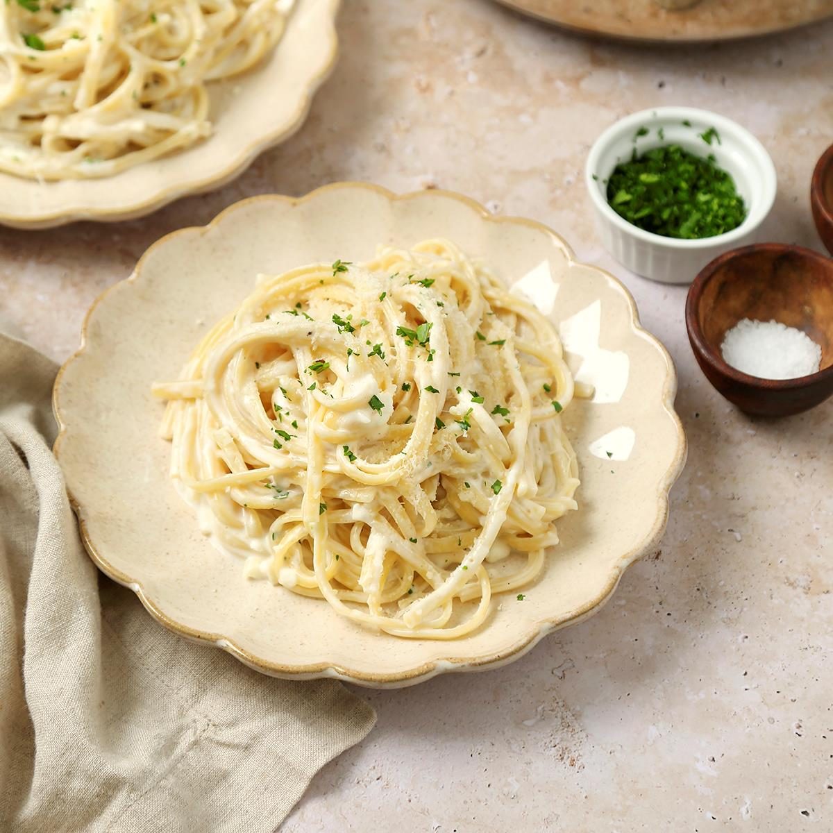 Cottage Cheese Alfredo Sauce Exps Tohd25 279971 Jonathanmelendez 06