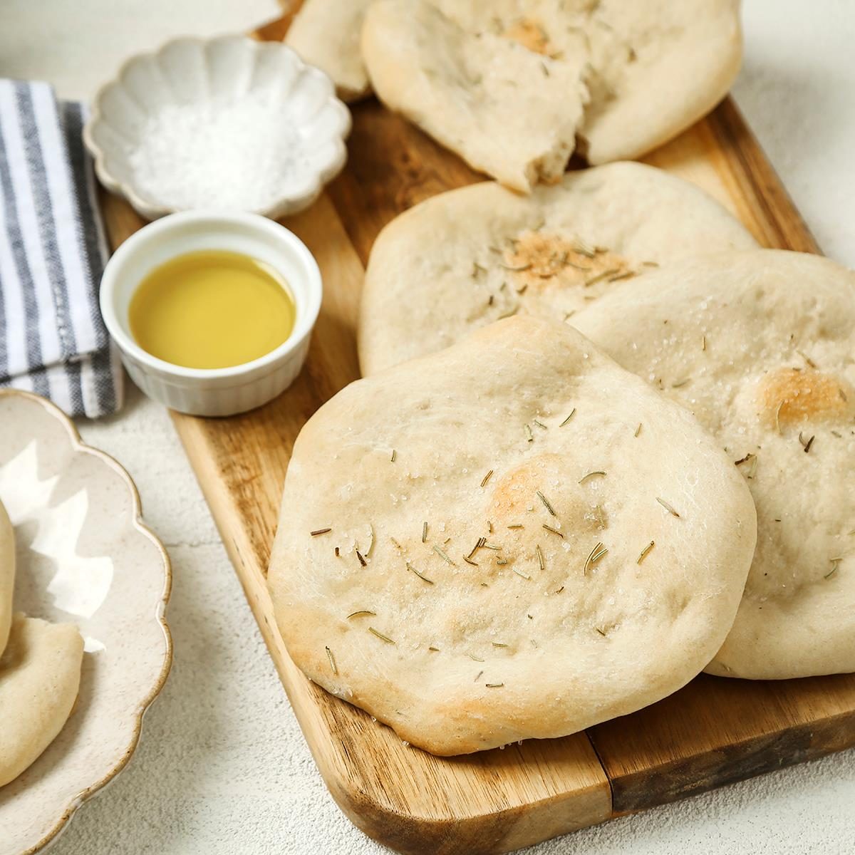 Rosemary Flatbreads Exps Tohd25 168639 Jonathanmelendez 05