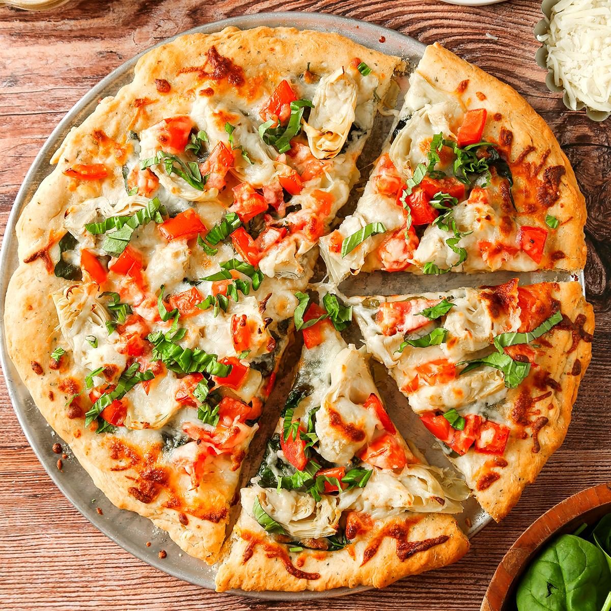 Spinach And Artichoke Pizza Exps Tohd25 175485 Jonathanmelendez 06